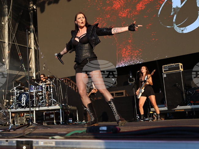 Село Могилово - "Midalidare Rock In The Wine Valley 2025" - рок фестивал - група - "Floor Jansen"