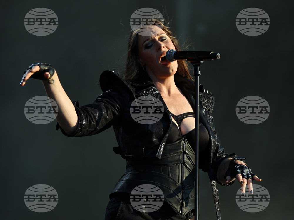 Село Могилово - "Midalidare Rock In The Wine Valley 2025" - рок фестивал - група - "Floor Jansen"