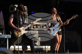 Село Могилово - "Midalidare Rock In The Wine Valley 2025" - рок фестивал - група - "Floor Jansen"