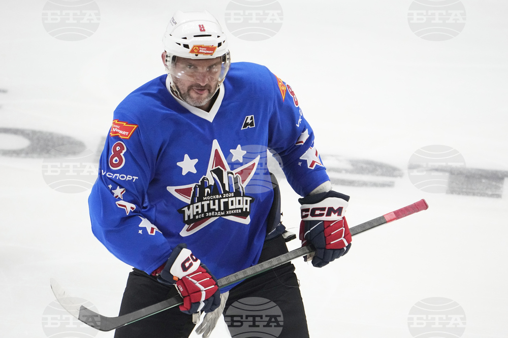 Руският нападател на Вашингтон Александър Овечкин стана за девети път носител на "Харламов Трофи"