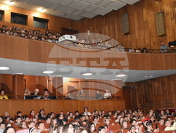 Поздравителен адрес и специален плакет получи Основно училище „Васил Левски“ по повод патронния празник