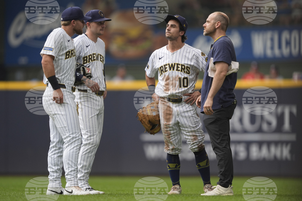 Nationals Brewers Baseball