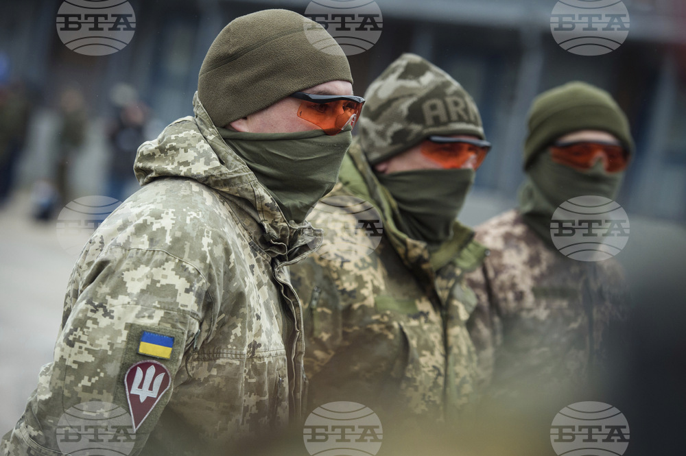 Група от 200 украински войници завършиха обучението си в Испания, съобщи в. "Периодико"