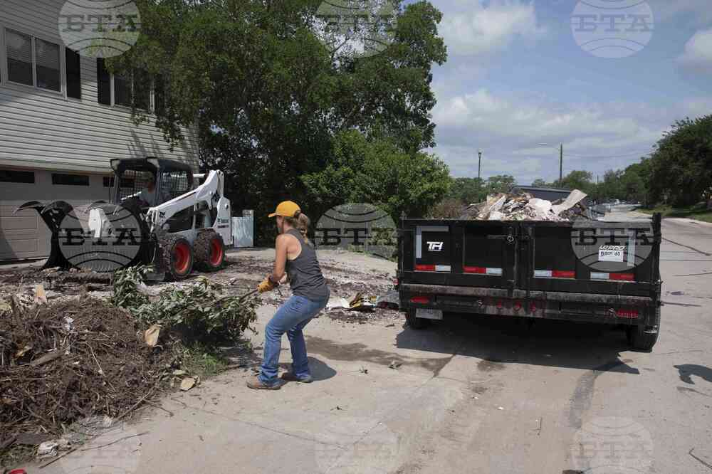 Texas Flooding Volunteer Cleanup