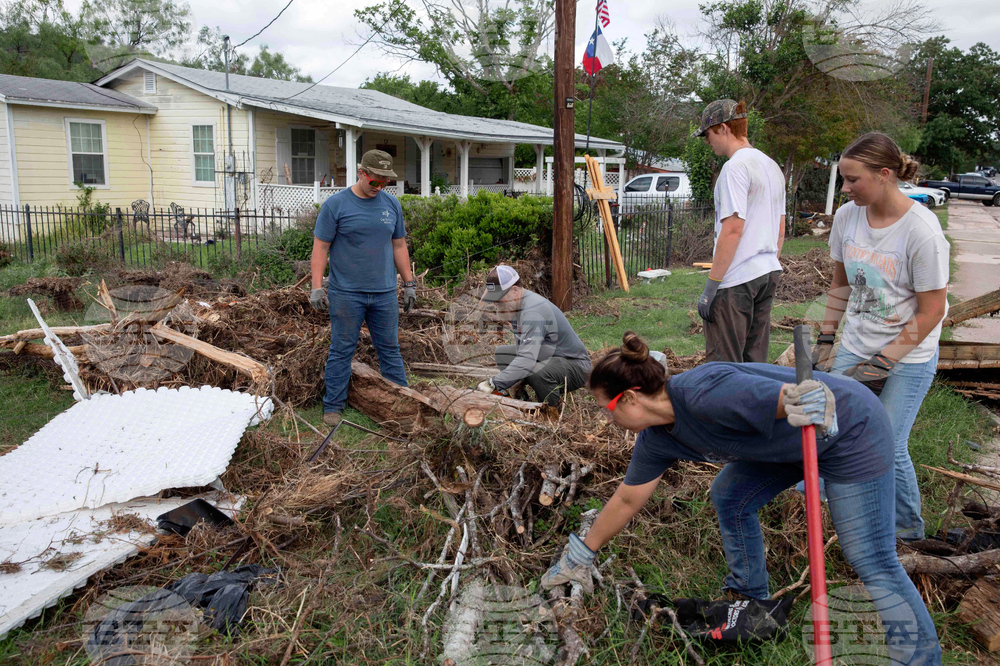 Texas Flooding Volunteer Cleanup