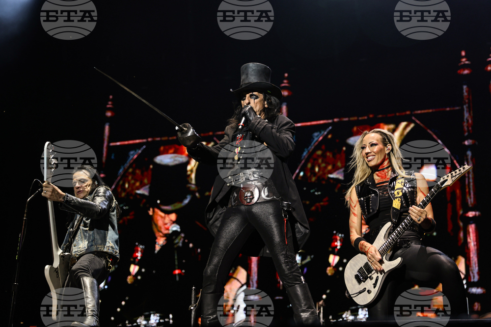 Село Могилово - "Midalidare Rock In The Wine Valley 2025" - рок фестивал - група - "Alice Cooper"