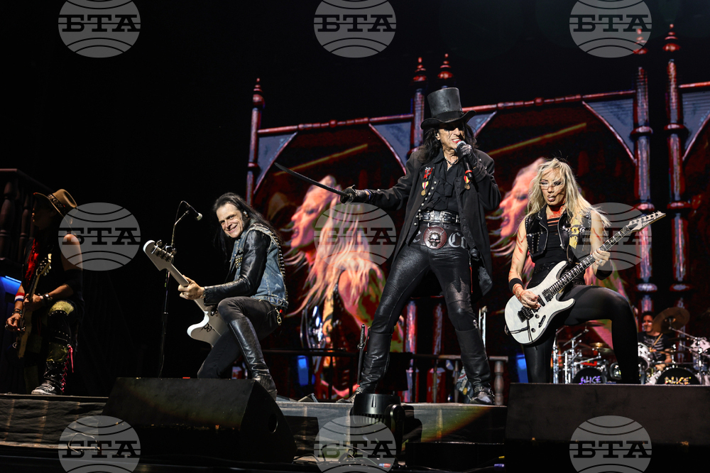 Село Могилово - "Midalidare Rock In The Wine Valley 2025" - рок фестивал - група - "Alice Cooper"