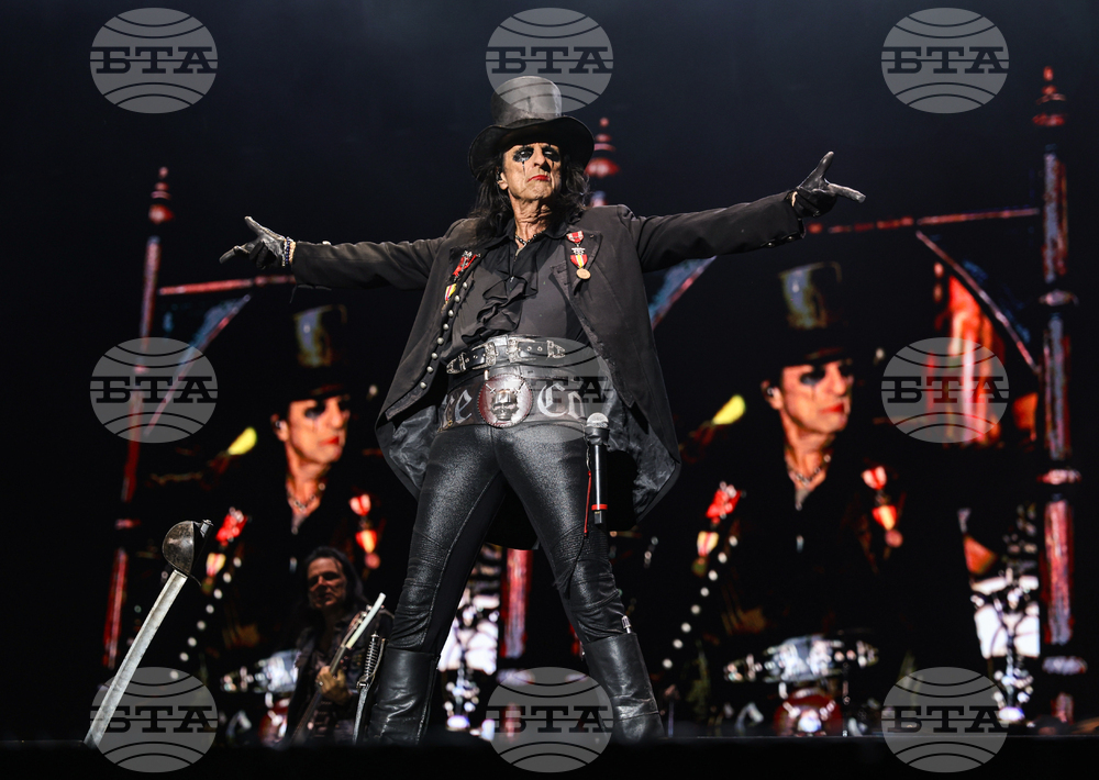 Село Могилово - "Midalidare Rock In The Wine Valley 2025" - рок фестивал - група - "Alice Cooper"