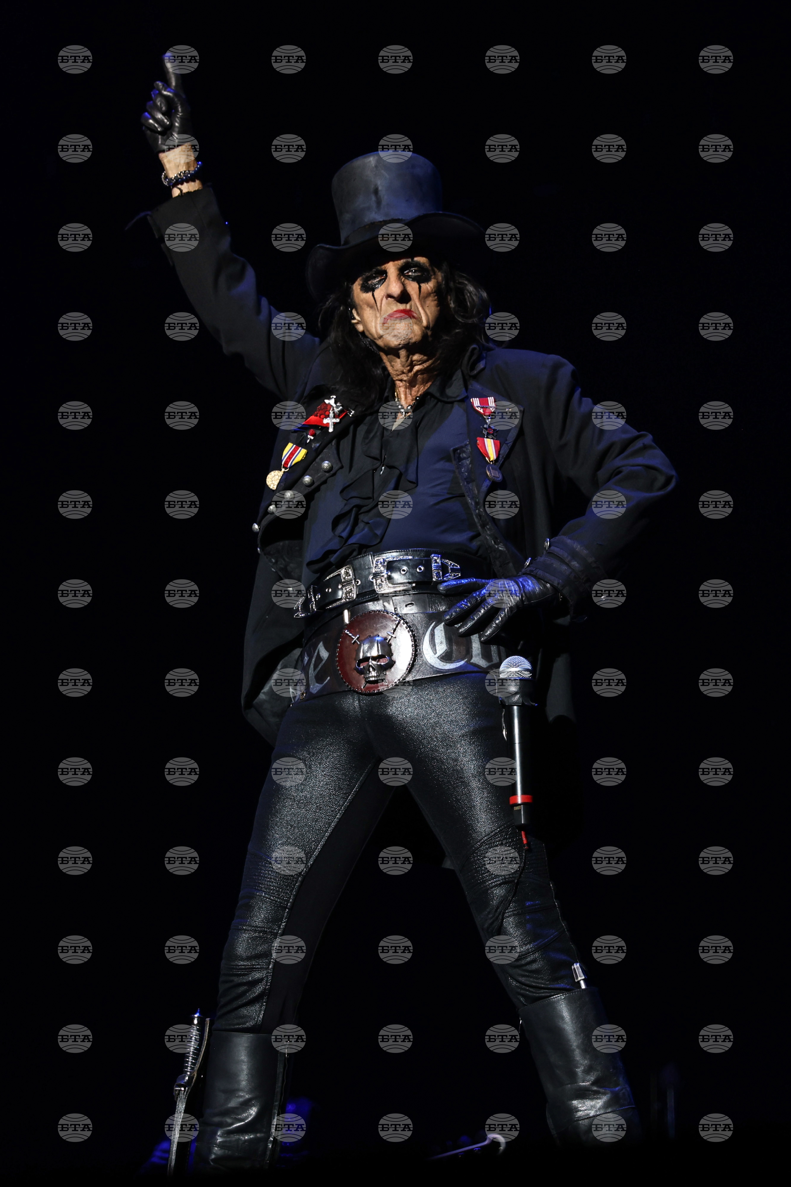 Село Могилово - "Midalidare Rock In The Wine Valley 2025" - рок фестивал - група - "Alice Cooper"