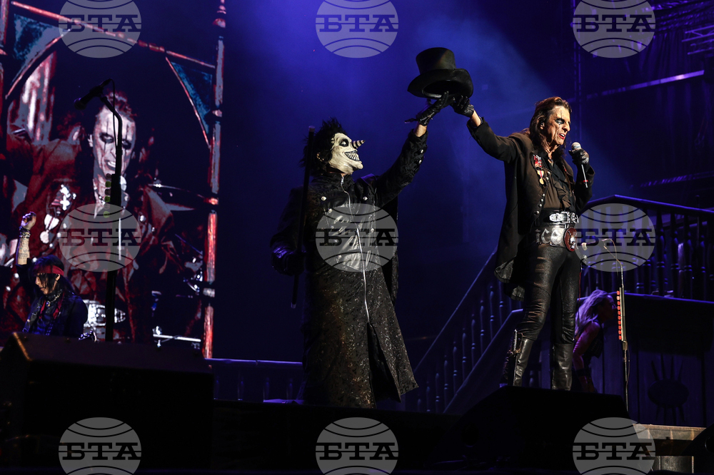 Село Могилово - "Midalidare Rock In The Wine Valley 2025" - рок фестивал - група - "Alice Cooper"