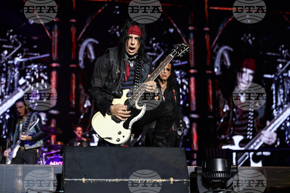 Село Могилово - "Midalidare Rock In The Wine Valley 2025" - рок фестивал - група - "Alice Cooper"
