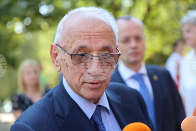 Health Minister Kirilov Presents Strategy to Improve Primary Care Access