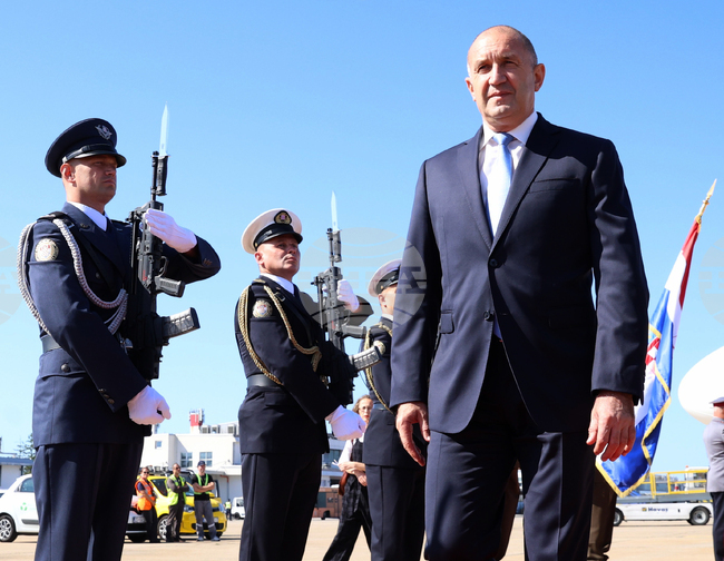 Президентът Румен Радев пристигна на официално посещение в Хърватия