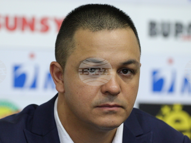 С тежка хипотермия Цанко Цанков преплува Северния канал