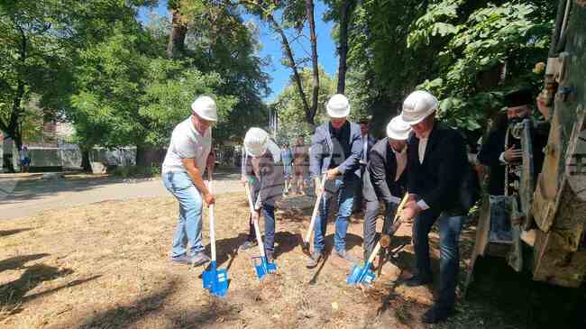 Ремонтът на парк „Пети октомври“ в Стара Загора се изпълнява по план, съобщиха от местната администрация