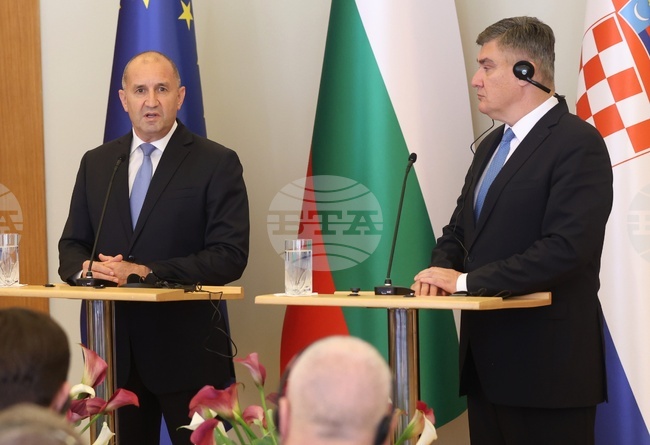 България и Хърватия се утвърдиха като важен фактор за сигурността и стабилността в Югоизточна Европа, заяви президентът Румен Радев в Загреб