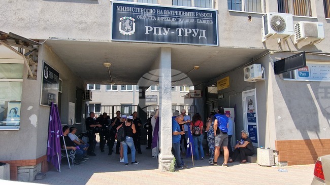 Няма данни за превишаване на полицейските правомощия при отвеждането на синдикалиста Тодор Капитанов, каза директорът на ОДМВР - Пловдив