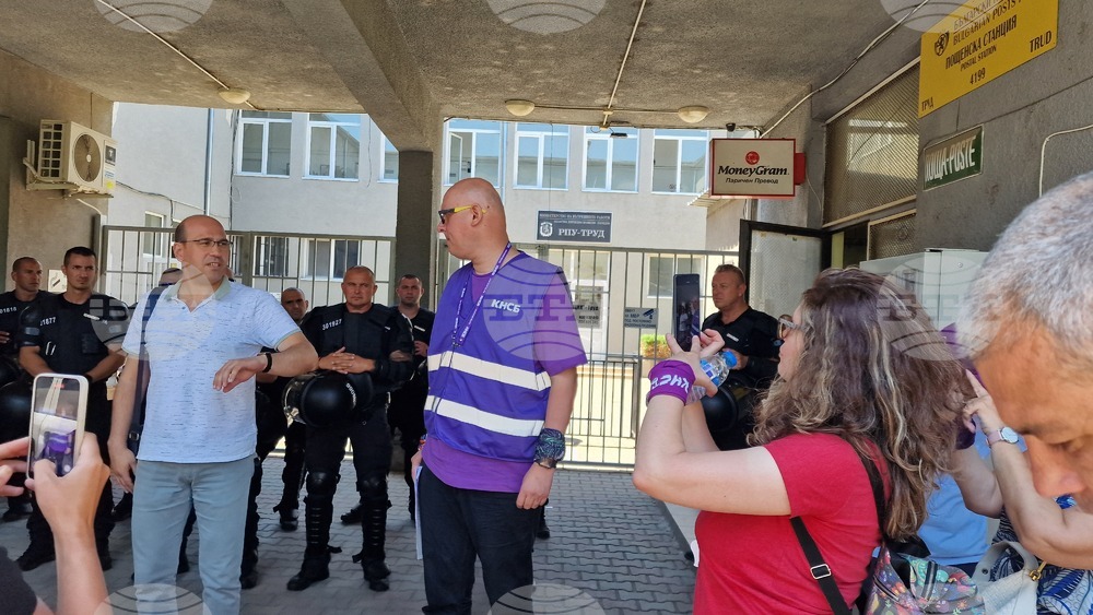 Trade Union Leader Taken in for Questioning during Protest by State Forestry Workers, Gets Released Hours Later