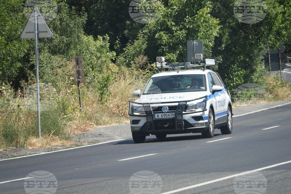 Незаконни оръжия и боеприпаси са открити от полицията в частен дом в Помориe