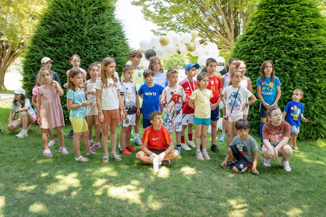 Възпитаници на училище „Св. св. Кирил и Методий” участваха в търсенето на съкровище по време на футболен турнир във Виена