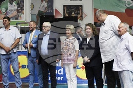 Зала "Христо Ботев" - световни шампионки по волейбол до 19 години - посрещане