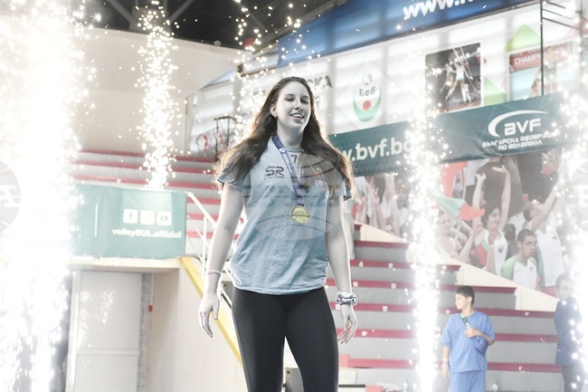 Александра Китипова ще продължи да играе за волейболния шампион Марица Пловдив