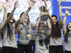 Зала "Христо Ботев" - световни шампионки по волейбол до 19 години - посрещане