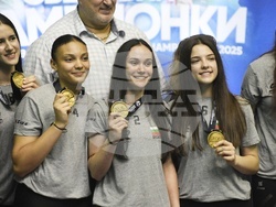 Зала "Христо Ботев" - световни шампионки по волейбол до 19 години - посрещане