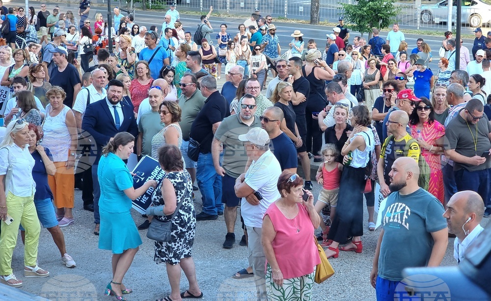 Варна - протест в подкрепа на задържания кмет на града Благомир Коцев