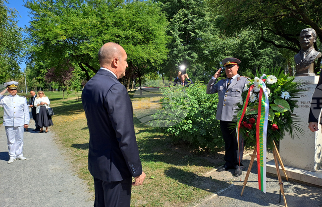 Хърватия - Румен Радев - паметник на Иван Вазов