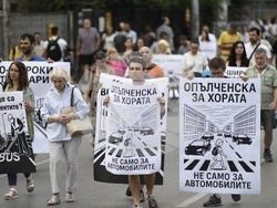 Улица ,,Опълченска" - протест - ремонт