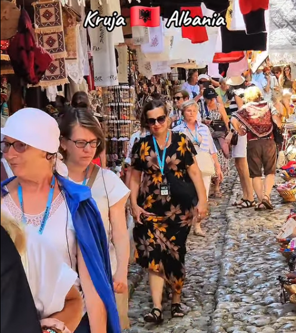 АТА: Албанският град Круя е привлякъл над 95 000 посетители с историята, занаятите и красотата си