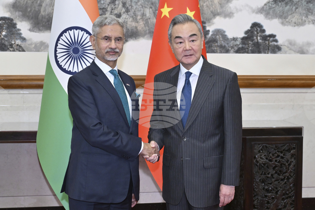 ПТИ: Отношенията между Делхи и Пекин трябва да се ръководят от три принципа, заяви индийският външен министър