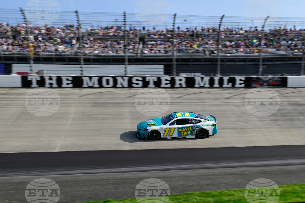 Auto Racing Glance