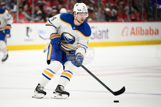 Защитникът Боуен Байрам подписа нов договор с Бъфало Сейбърс 