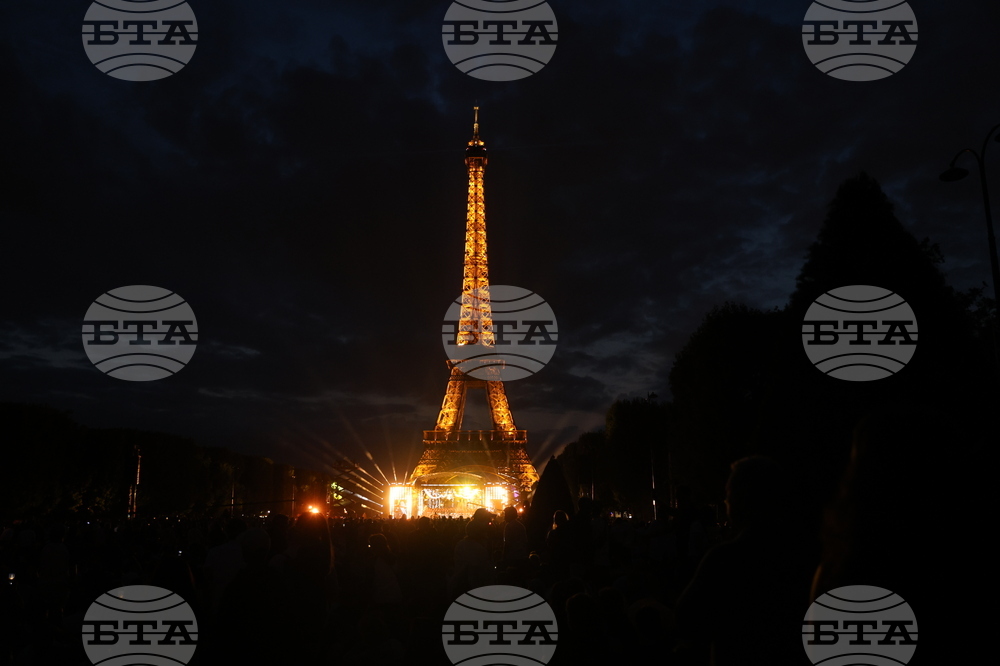 Франция - Париж - национален празник - заря