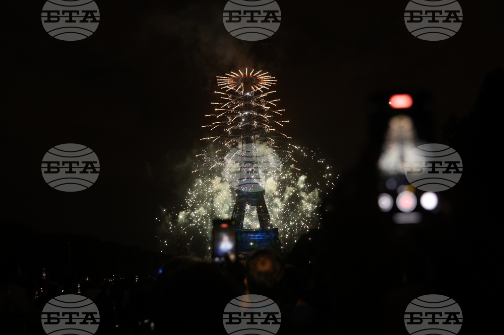 Франция - Париж - национален празник - заря