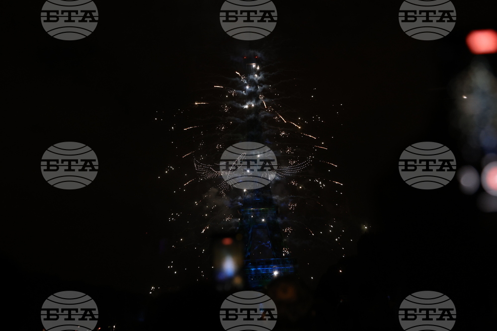 Франция - Париж - национален празник - заря