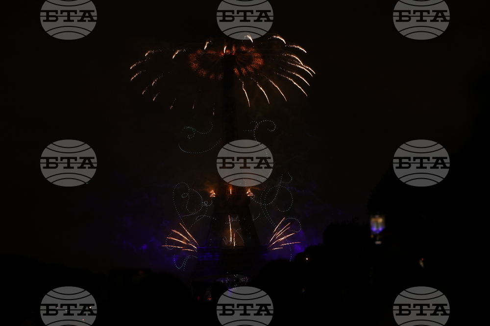 Франция - Париж - национален празник - заря