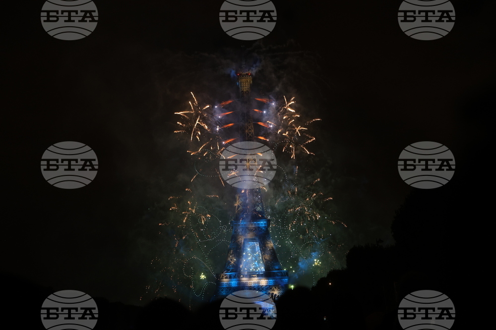 Франция - Париж - национален празник - заря