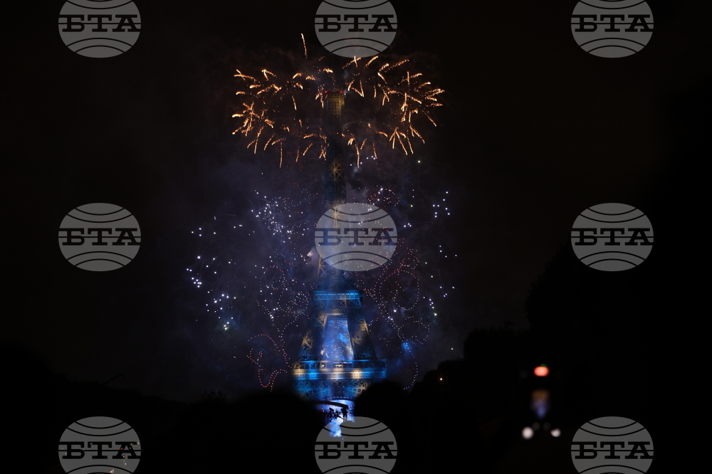 Франция - Париж - национален празник - заря