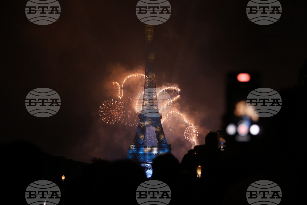 Франция - Париж - национален празник - заря