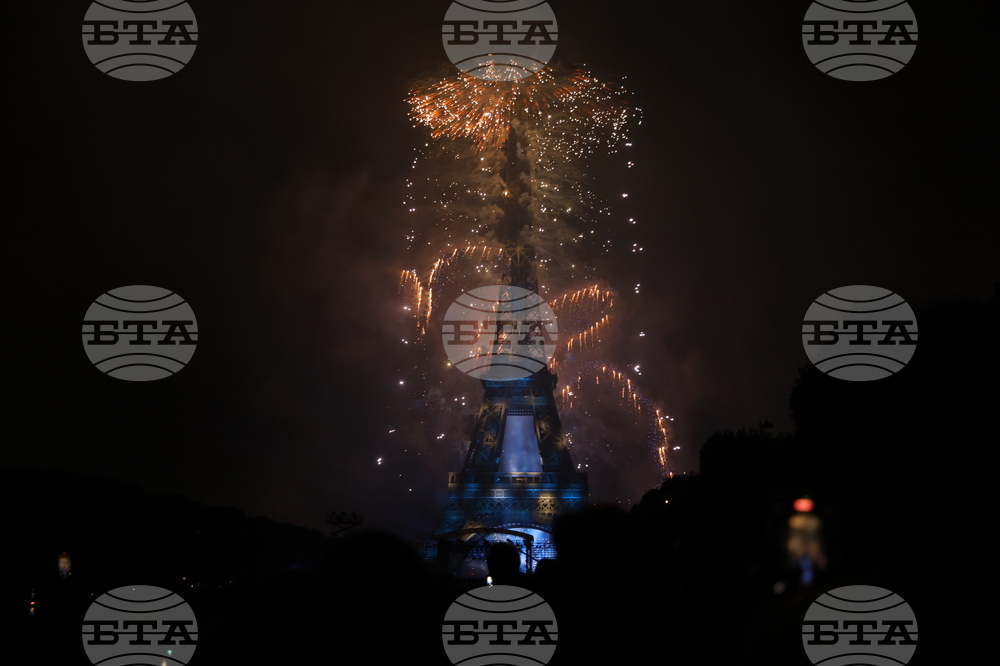 Франция - Париж - национален празник - заря