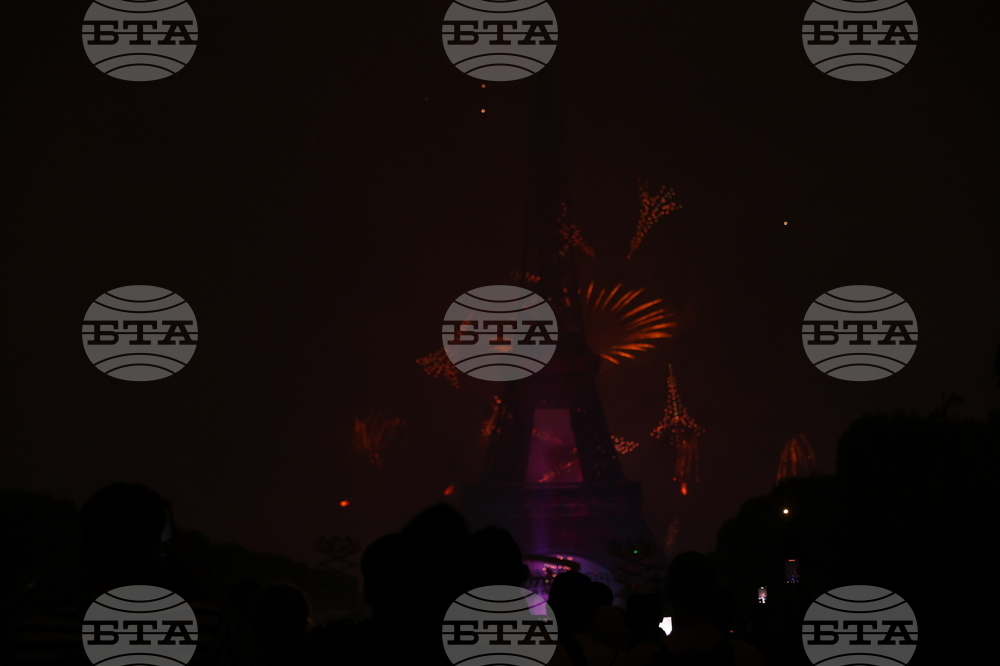 Франция - Париж - национален празник - заря