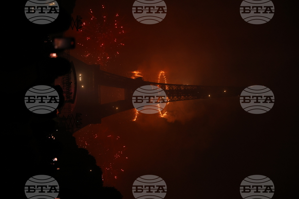 Франция - Париж - национален празник - заря