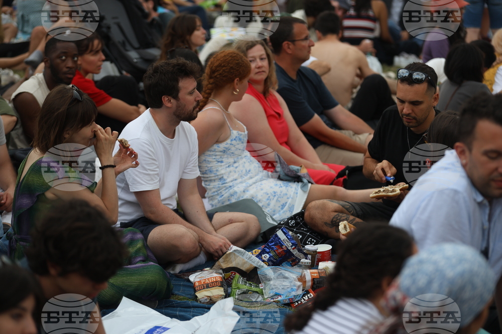 Франция - Париж - национален празник - заря