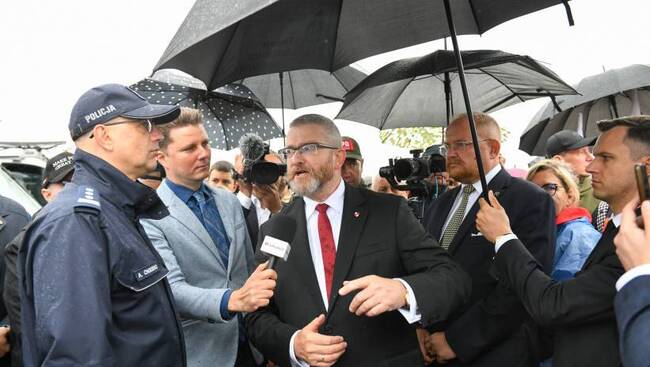 ПАП: В Полша започва разследване срещу евродепутат, заради отричането на нацистки престъпления 