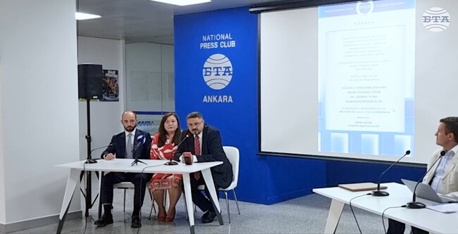 Двете събития в пресклуба на БТА в Анкара днес са свързани с "мост между поколенията на хора, които търсят път за приятелство между съседи", каза Кирил Вълчев