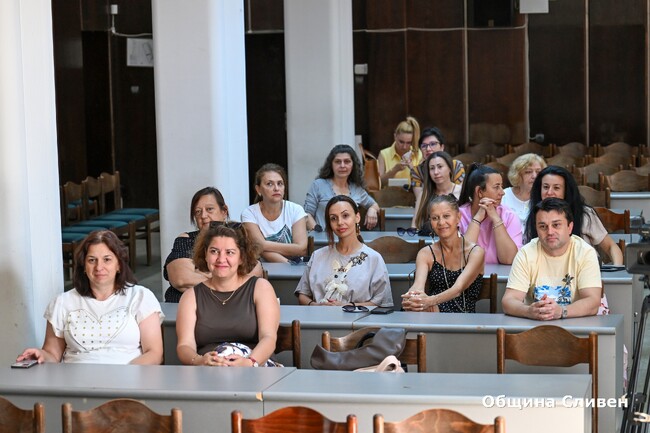 Община Сливен: В Сливен се проведе обществено обсъждане на Общинския план за социалните услуги за 2026 г. 