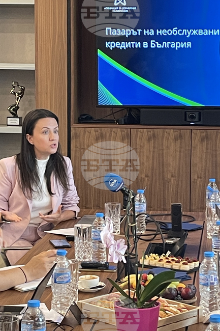 Длъжниците под 30-годишна възраст у нас се увеличават, сочат данните на Асоциацията за управление на вземания